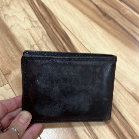 Men’s Fossil wallet - Picture 3 of 6